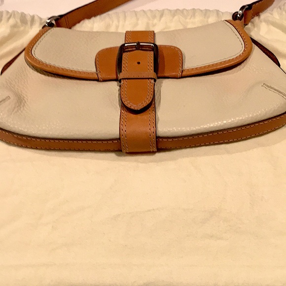 ⭐️ 5/$40. Cole Haan Pebble Leather Handbag - Picture 7 of 11